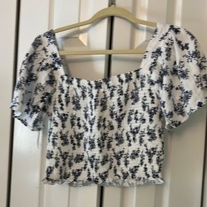 Cropped like new scrunched bodice top